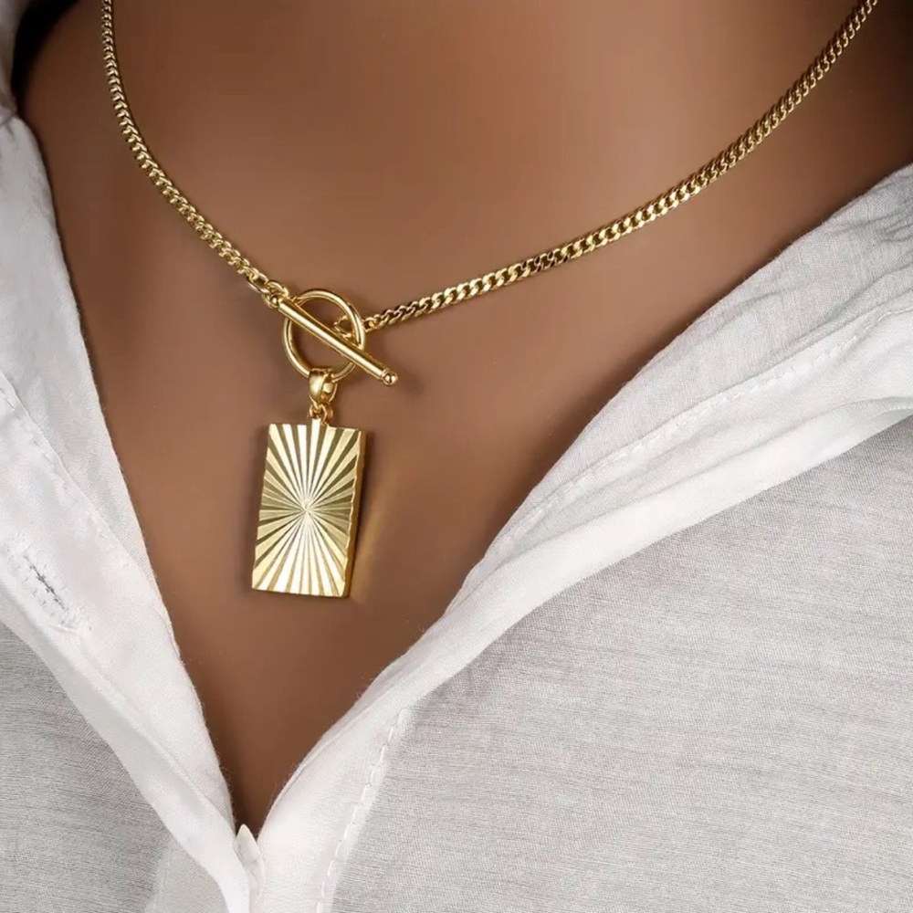 18K Gold Plated Necklace elegant & minimalist stainless steel design